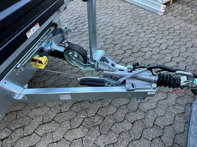 Humbaur 3-Seitenkipper HTK 3500.31 Alu black edition , 3140 x 1750 x 350 mm, 3,5 to. - قلابة مقطورة: صور 3 Humbaur 3-Seitenkipper HTK 3500.31 Alu black edition , 3140 x 1750 x 350 mm, 3,5 to. - قلابة مقطورة: صور 3