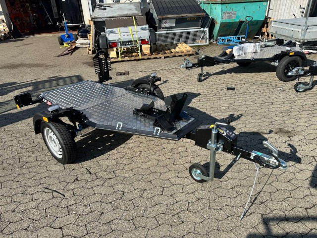 Lorries Motorradanhänger MT-1, 0,75 to. 245 x 99 cm, absenkbar - مقطورة دراجة نارية: صور 1 Lorries Motorradanhänger MT-1, 0,75 to. 245 x 99 cm, absenkbar - مقطورة دراجة نارية: صور 1