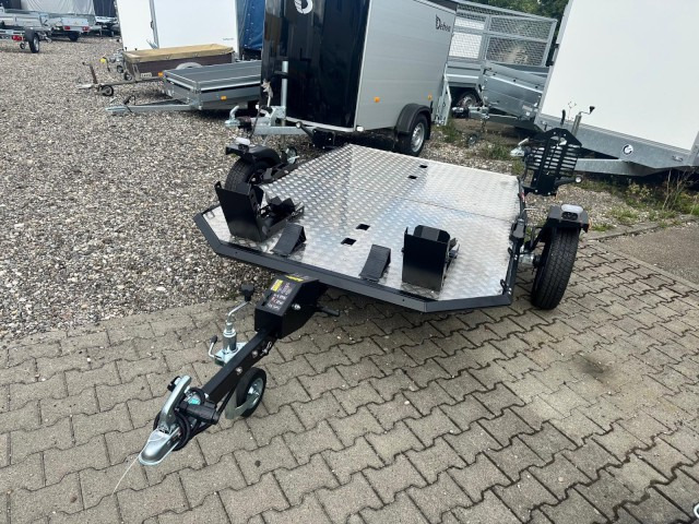 Lorries Motorradanhänger MT-2, 0,75 to. 240 x 174 cm, Alufelgen - مقطورة دراجة نارية: صور 1 Lorries Motorradanhänger MT-2, 0,75 to. 240 x 174 cm, Alufelgen - مقطورة دراجة نارية: صور 1