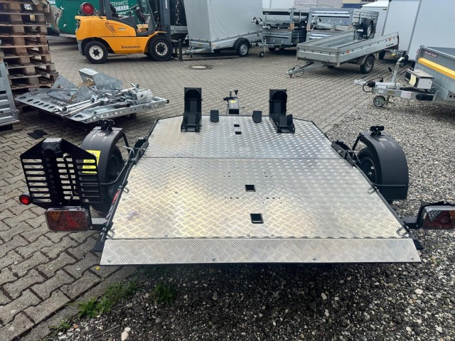 Lorries Motorradanhänger MT-2, 0,75 to. 240 x 174 cm, Alufelgen - مقطورة دراجة نارية: صور 5 Lorries Motorradanhänger MT-2, 0,75 to. 240 x 174 cm, Alufelgen - مقطورة دراجة نارية: صور 5