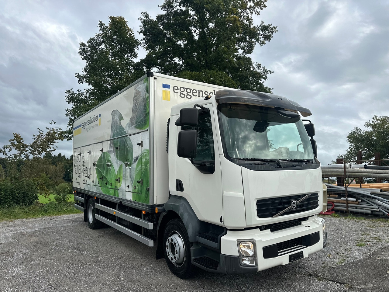 VOLVO Volvo FLL 240 4x2 Tiefkühler - مبردة شاحنة: صور 3 VOLVO Volvo FLL 240 4x2 Tiefkühler - مبردة شاحنة: صور 3