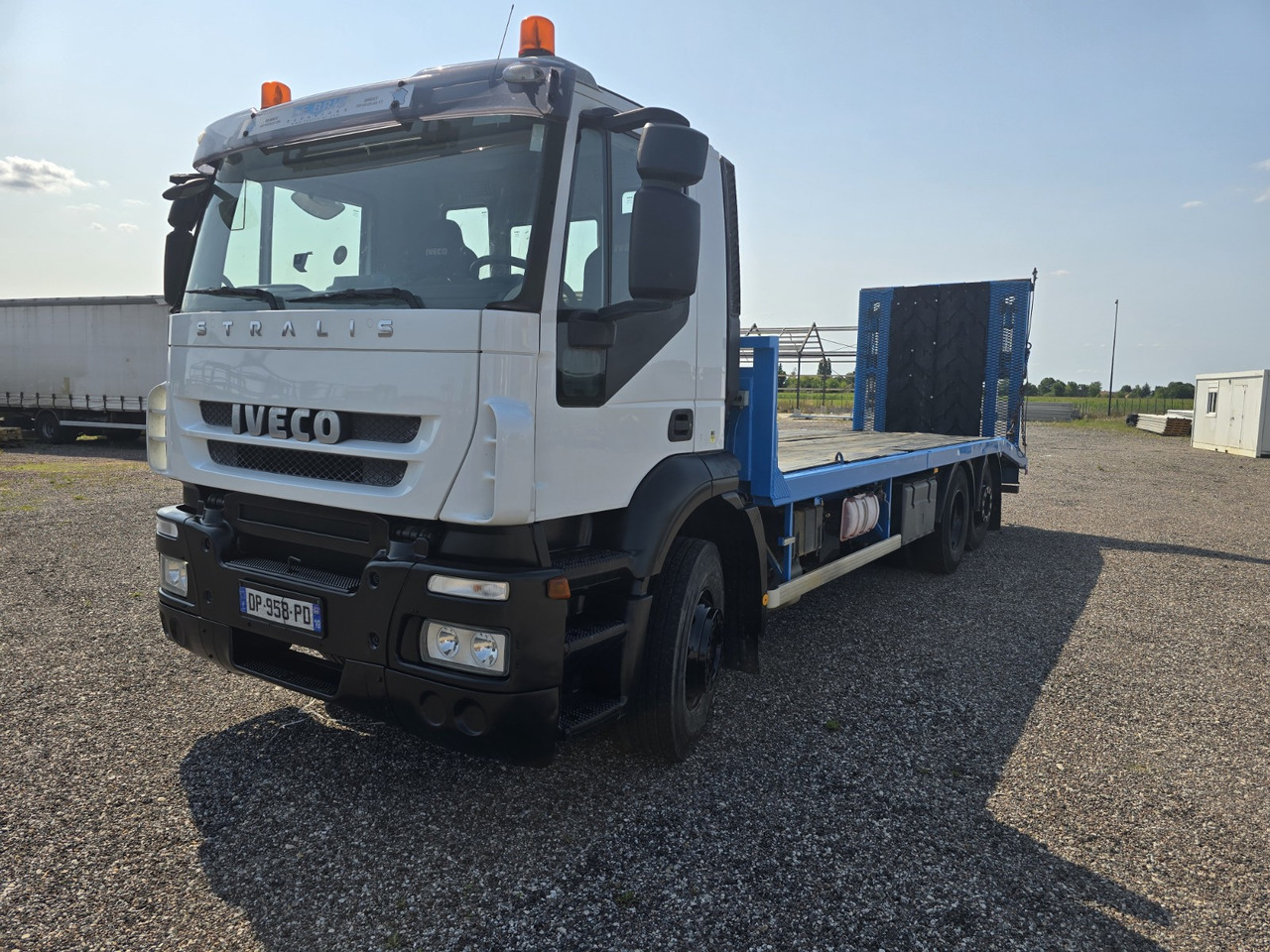 IVECO 260S33 - شاحنة نقل سيارات شاحنة: صور 1 IVECO 260S33 - شاحنة نقل سيارات شاحنة: صور 1