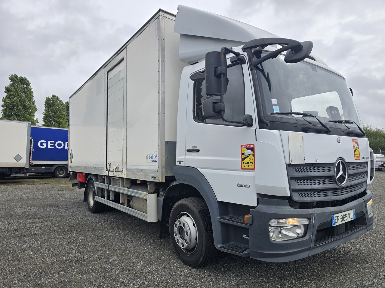 MERCEDES-BENZ Atego 1218 - Bo - LIFT - SIDE DOOR - ADR - بصندوق مغلق شاحنة: صور 1 MERCEDES-BENZ Atego 1218 - Bo - LIFT - SIDE DOOR - ADR - بصندوق مغلق شاحنة: صور 1