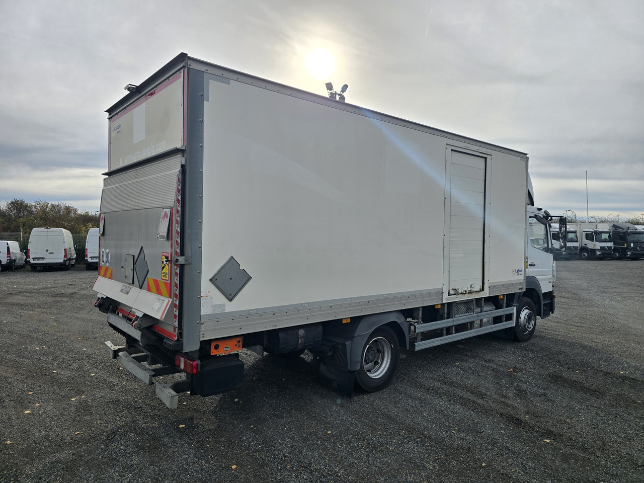 MERCEDES-BENZ Atego 1218 - Box - LIFT - SIDE DOOR - ADR - بصندوق مغلق شاحنة: صور 4 MERCEDES-BENZ Atego 1218 - Box - LIFT - SIDE DOOR - ADR - بصندوق مغلق شاحنة: صور 4