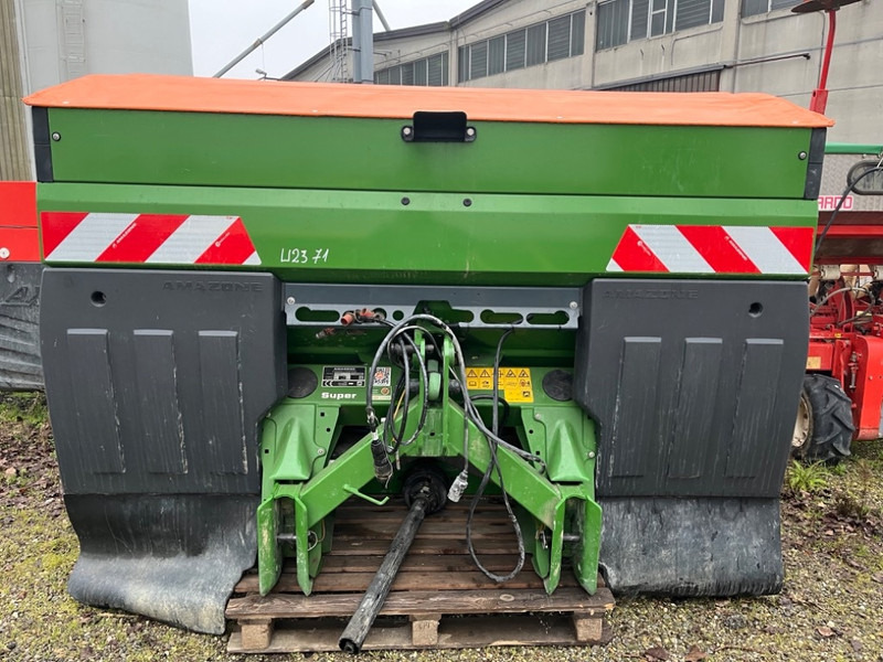 Amazone ZA-TS 1700 PROFIS TRONIC - آلة رش الأسمدة: صور 3 Amazone ZA-TS 1700 PROFIS TRONIC - آلة رش الأسمدة: صور 3