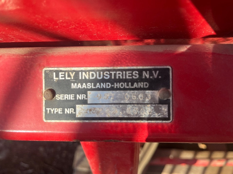 Lely Centerliner CB 1000 - آلة رش الأسمدة: صور 5 Lely Centerliner CB 1000 - آلة رش الأسمدة: صور 5