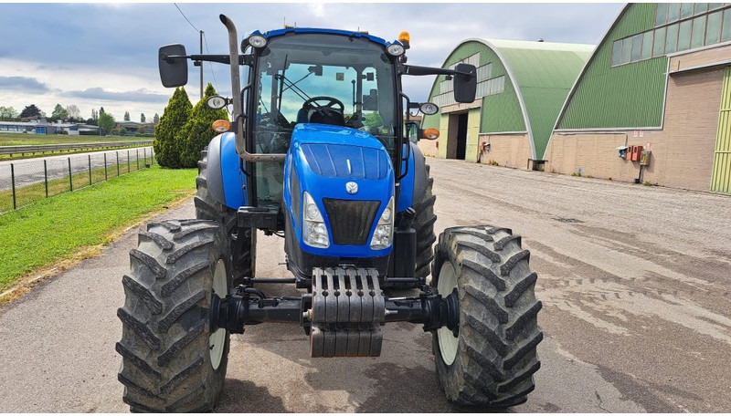 New Holland T 4.105 - جرار: صور 2 New Holland T 4.105 - جرار: صور 2