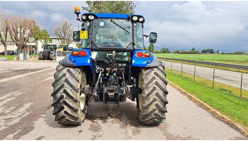 New Holland T 4.105 - جرار: صور 4 New Holland T 4.105 - جرار: صور 4