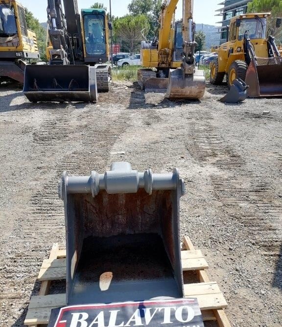 Digging bucket 700 mm - بكت حفار: صور 1 Digging bucket 700 mm - بكت حفار: صور 1