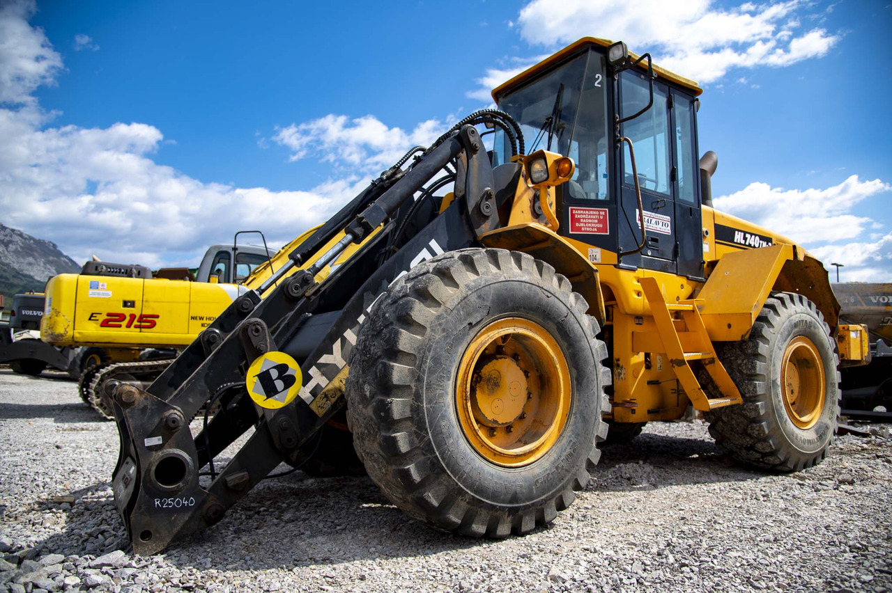 HYUNDAI HL740TM-7 for parts - اللودر بعجل: صور 1 HYUNDAI HL740TM-7 for parts - اللودر بعجل: صور 1