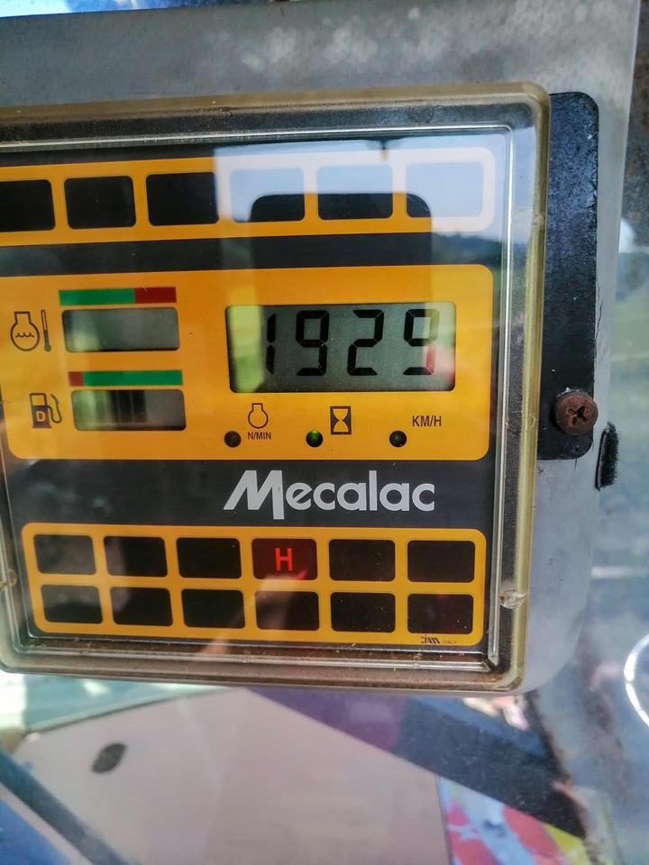 MECALAC 14 MXT - حفارة على عجلات: صور 5 MECALAC 14 MXT - حفارة على عجلات: صور 5