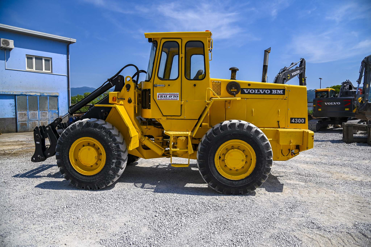 VOLVO BM4300 - اللودر بعجل: صور 4 VOLVO BM4300 - اللودر بعجل: صور 4