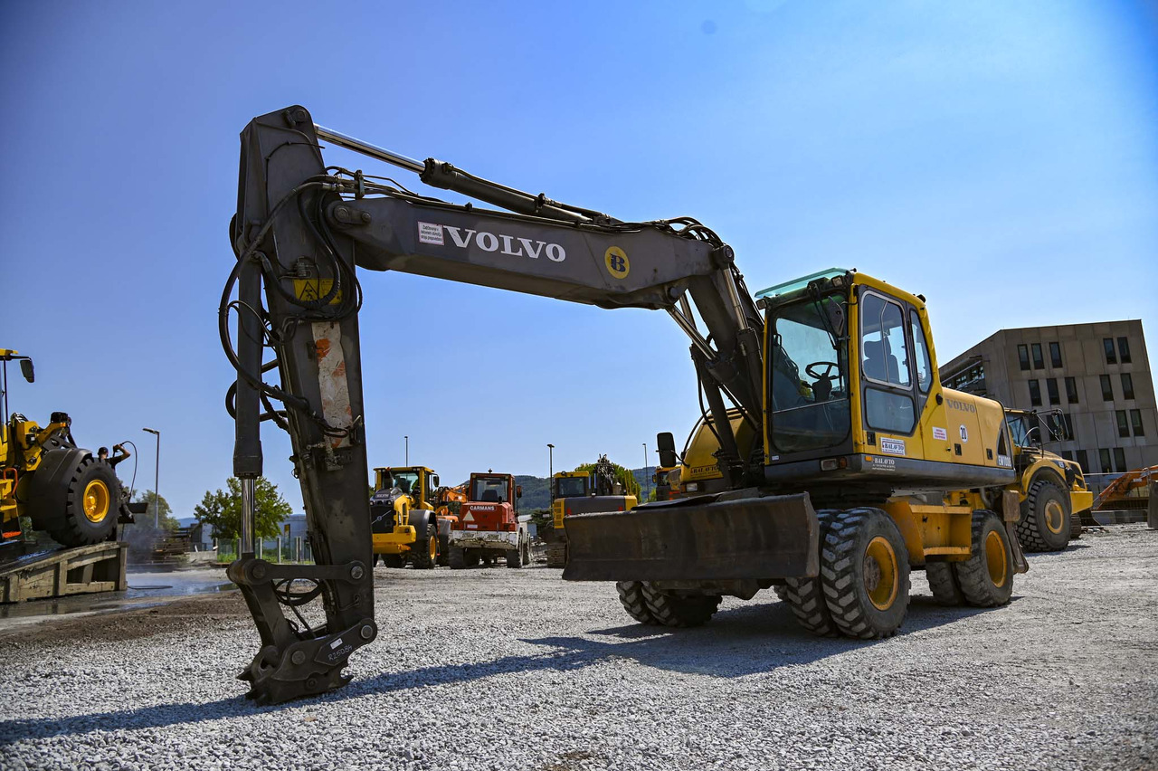VOLVO EW180B - حفارة على عجلات: صور 1 VOLVO EW180B - حفارة على عجلات: صور 1