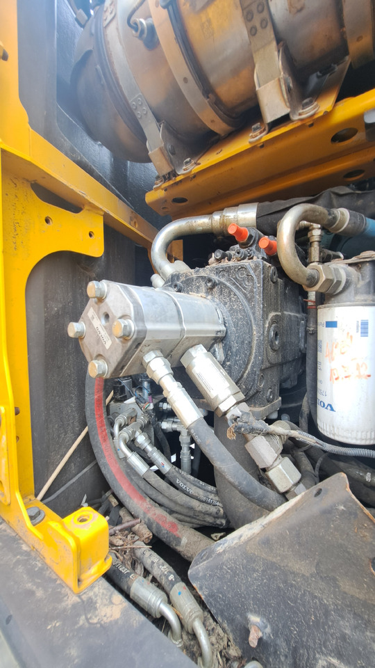 VOLVO EWR150E - حفارة على عجلات: صور 5 VOLVO EWR150E - حفارة على عجلات: صور 5