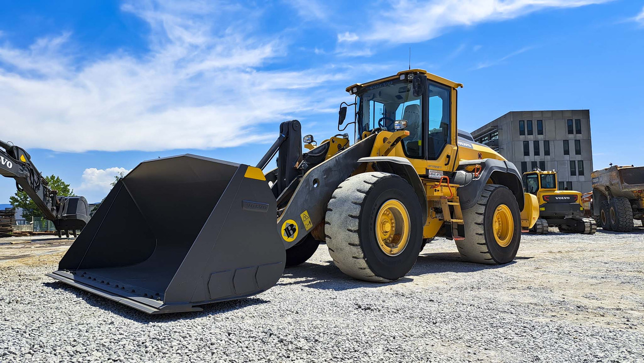 VOLVO L120H - اللودر بعجل: صور 2 VOLVO L120H - اللودر بعجل: صور 2