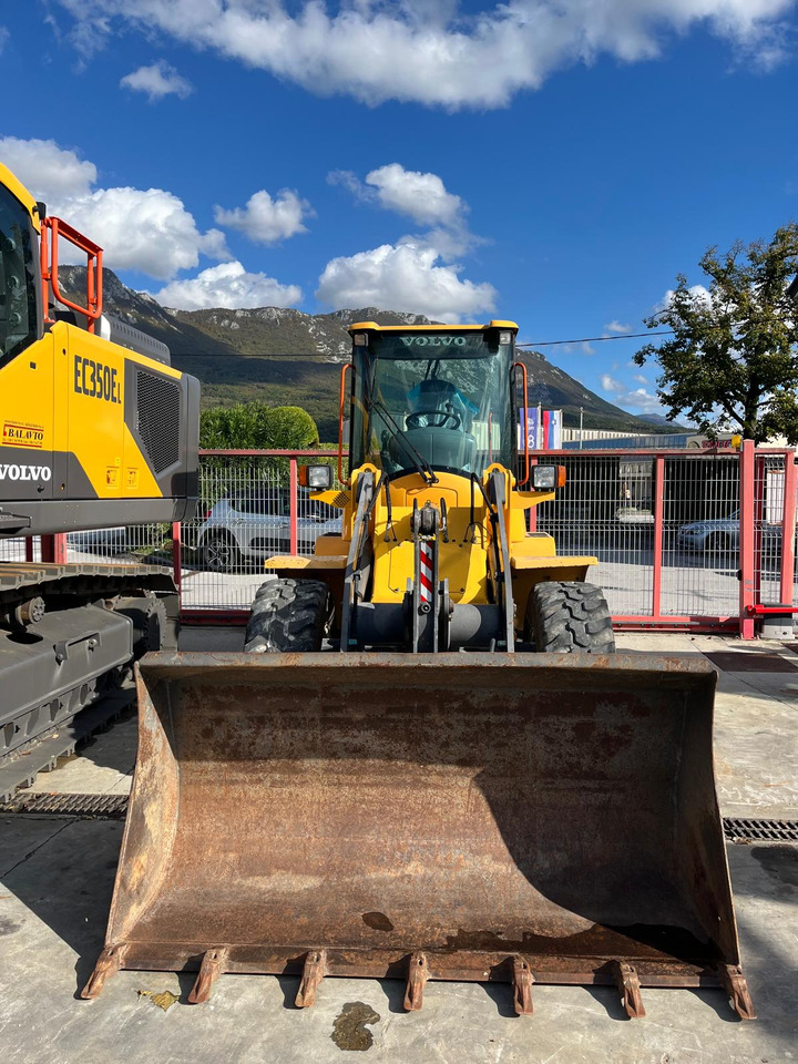 VOLVO L35B - اللودر بعجل: صور 1 VOLVO L35B - اللودر بعجل: صور 1