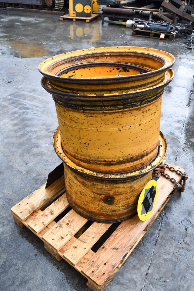 Volvo 4400, 6300, L90, L90B, L70 - الجنوط: صور 3 Volvo 4400, 6300, L90, L90B, L70 - الجنوط: صور 3