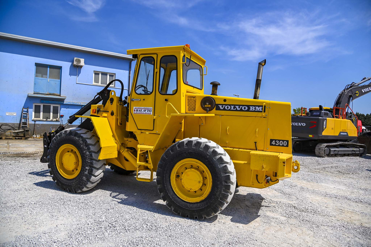Volvo BM4300 - اللودر بعجل: صور 5 Volvo BM4300 - اللودر بعجل: صور 5