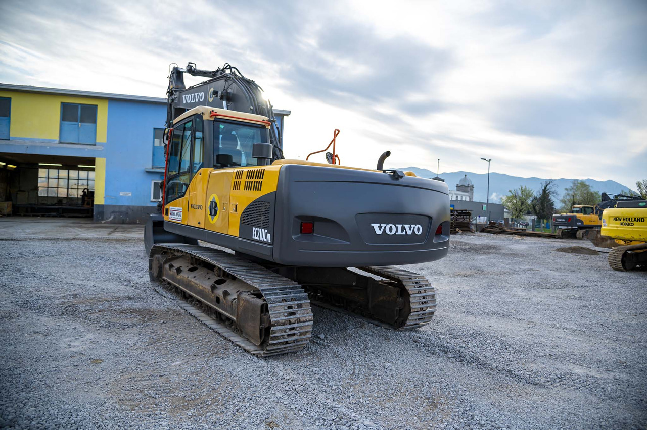 Volvo EC210CNL - حفارات زحافة: صور 5 Volvo EC210CNL - حفارات زحافة: صور 5