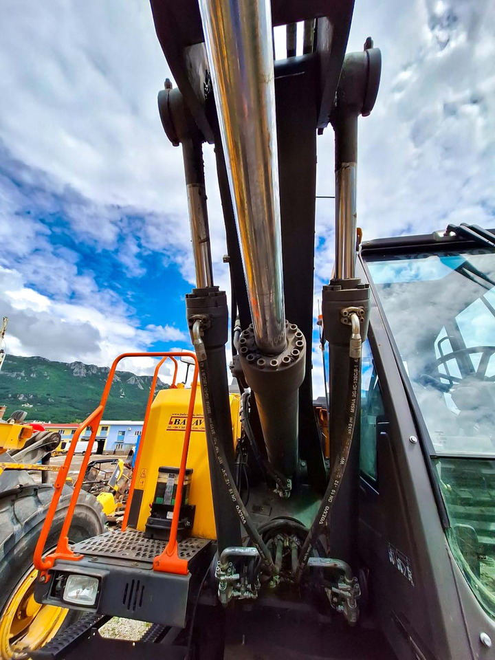 Volvo boom cylinder 14578082  Volvo EWR150E, EW140C, EW140D - قطع الغيار - حفارة: صور 2 Volvo boom cylinder 14578082  Volvo EWR150E, EW140C, EW140D - قطع الغيار - حفارة: صور 2