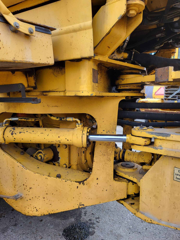 Volvo hydraulic cylinder - الاسطوانة الهيدروليكية - لودر: صور 2 Volvo hydraulic cylinder - الاسطوانة الهيدروليكية - لودر: صور 2