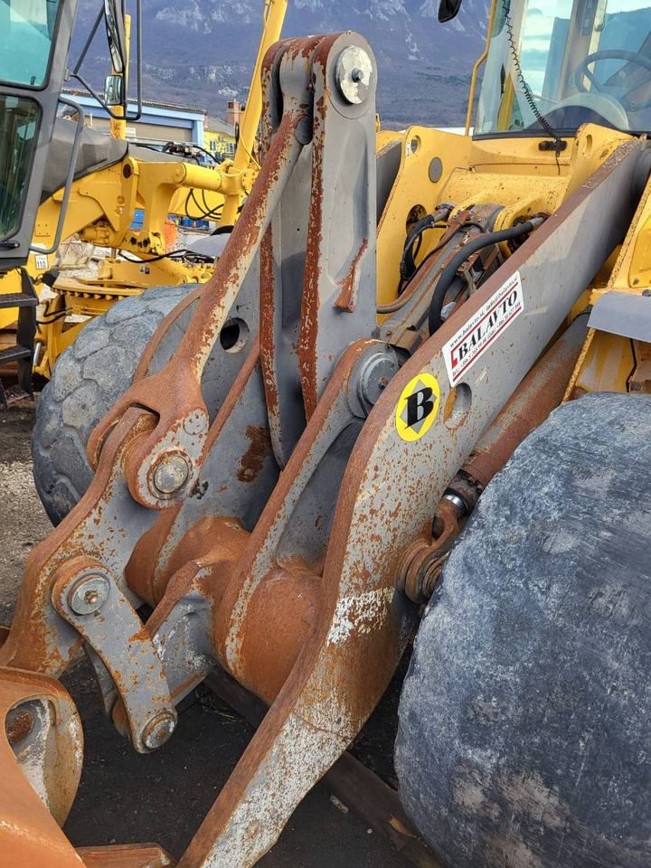 Volvo lifting framework - قطع الغيار - لودر: صور 1 Volvo lifting framework - قطع الغيار - لودر: صور 1