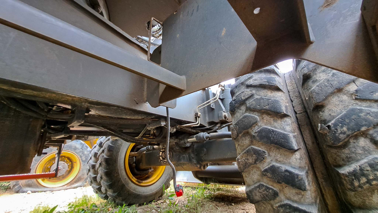 Volvo rear axle 14590304   Volvo EWR150E, EW160D, EW160E, EW180E, EW140E, EWR170E, EW200E MH, EW180D, EW160C, EW180C - المحور الخلفي - حفارة: صور 1 Volvo rear axle 14590304   Volvo EWR150E, EW160D, EW160E, EW180E, EW140E, EWR170E, EW200E MH, EW180D, EW160C, EW180C - المحور الخلفي - حفارة: صور 1