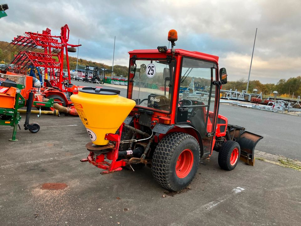 Winterdienst Hakotrac 3000DA Schneeschild Salzstreuer - جرار, سيارة بلدية: صور 2 Winterdienst Hakotrac 3000DA Schneeschild Salzstreuer - جرار, سيارة بلدية: صور 2