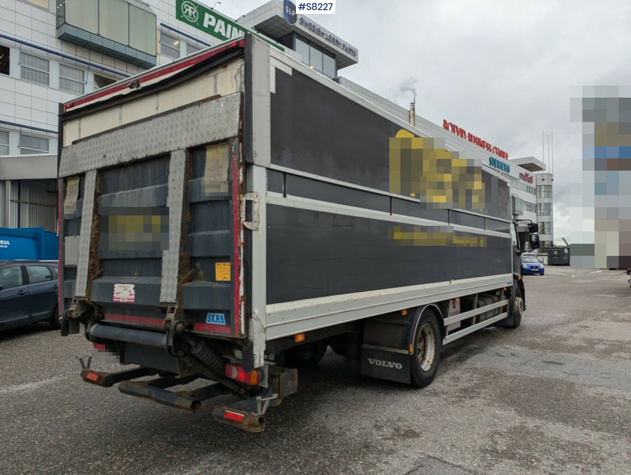 Box Truck Volvo FL height-adjustable box and tail lift - بصندوق مغلق شاحنة: صور 4 Box Truck Volvo FL height-adjustable box and tail lift - بصندوق مغلق شاحنة: صور 4