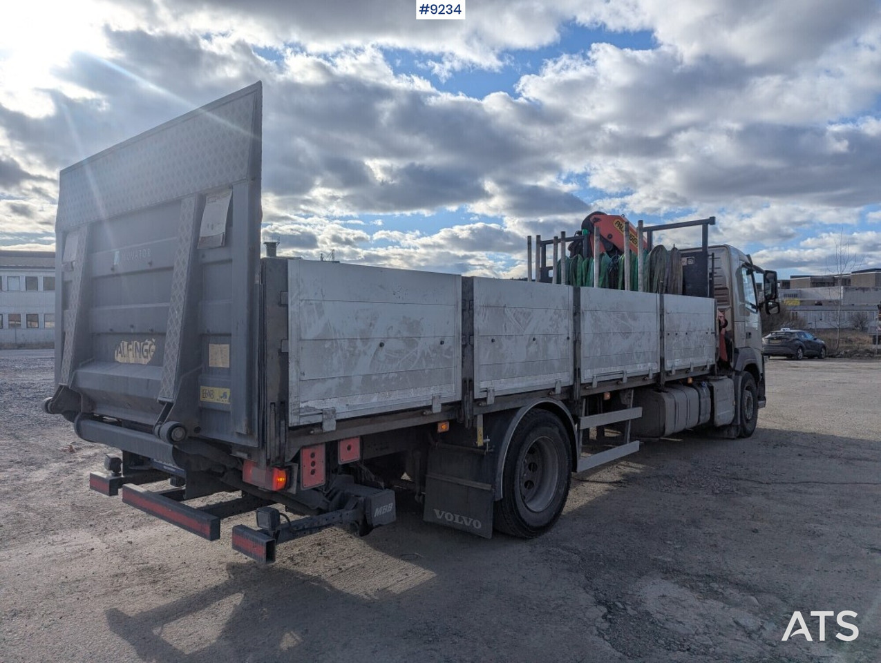 Crane Truck Volvo FM 330 4X2 with tail lift إيجار Crane Truck Volvo FM 330 4X2 with tail lift: صور 17