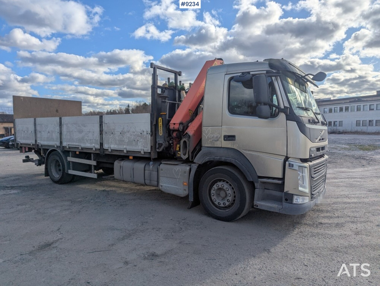 Crane Truck Volvo FM 330 4X2 with tail lift - شاحنات مسطحة, شاحنة كرين: صور 2 Crane Truck Volvo FM 330 4X2 with tail lift - شاحنات مسطحة, شاحنة كرين: صور 2