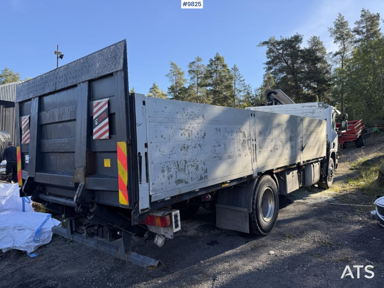 Crane truck Scania P94 230 with tail lift - شاحنات مسطحة, شاحنة كرين: صور 4 Crane truck Scania P94 230 with tail lift - شاحنات مسطحة, شاحنة كرين: صور 4