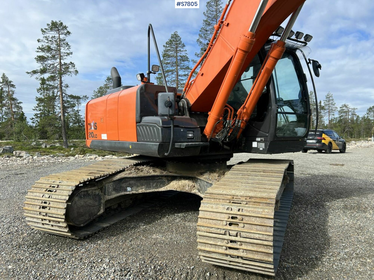 Excavator Hitachi ZX 210 LC-5B New tracks - حفارات زحافة: صور 3 Excavator Hitachi ZX 210 LC-5B New tracks - حفارات زحافة: صور 3