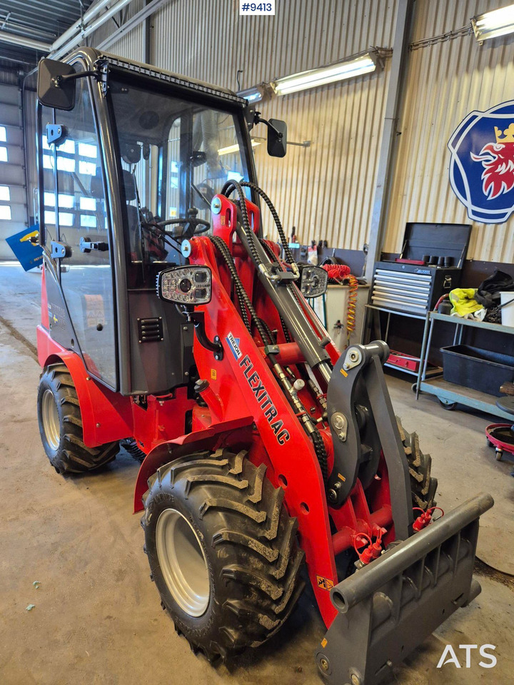 FLEXITRAC 1126 Skid steer loader with only 7 hours - لودر مفصلي صغير: صور 5 FLEXITRAC 1126 Skid steer loader with only 7 hours - لودر مفصلي صغير: صور 5