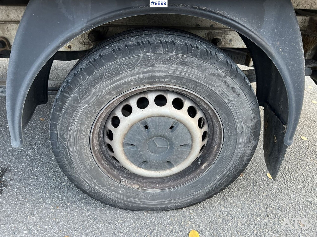 الشاحنات الصغيرة صندوق مغلق Mercedes Benz Sprinter Skåpbil med bakgavellyft: صور 16 الشاحنات الصغيرة صندوق مغلق Mercedes Benz Sprinter Skåpbil med bakgavellyft: صور 16