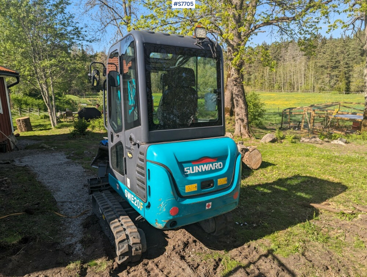 Mini excavator Sunward SWE20F with buckets SEE VIDEO - حفارة: صور 2 Mini excavator Sunward SWE20F with buckets SEE VIDEO - حفارة: صور 2