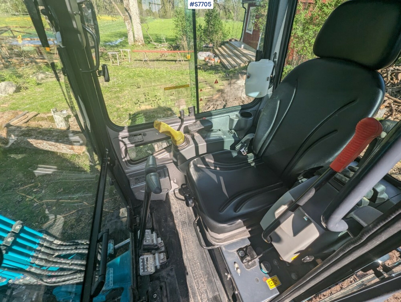 Mini excavator Sunward SWE20F with buckets SEE VIDEO - حفارة: صور 4 Mini excavator Sunward SWE20F with buckets SEE VIDEO - حفارة: صور 4