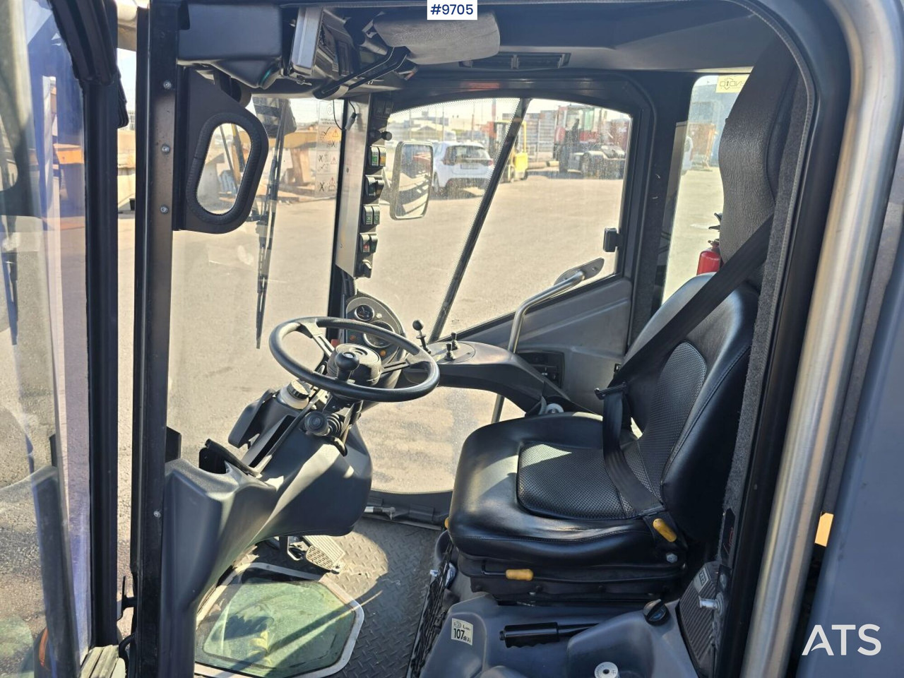 Sweeper - Tennant 636 (SEE VIDEO) - سياره كنس شوارع: صور 5 Sweeper - Tennant 636 (SEE VIDEO) - سياره كنس شوارع: صور 5