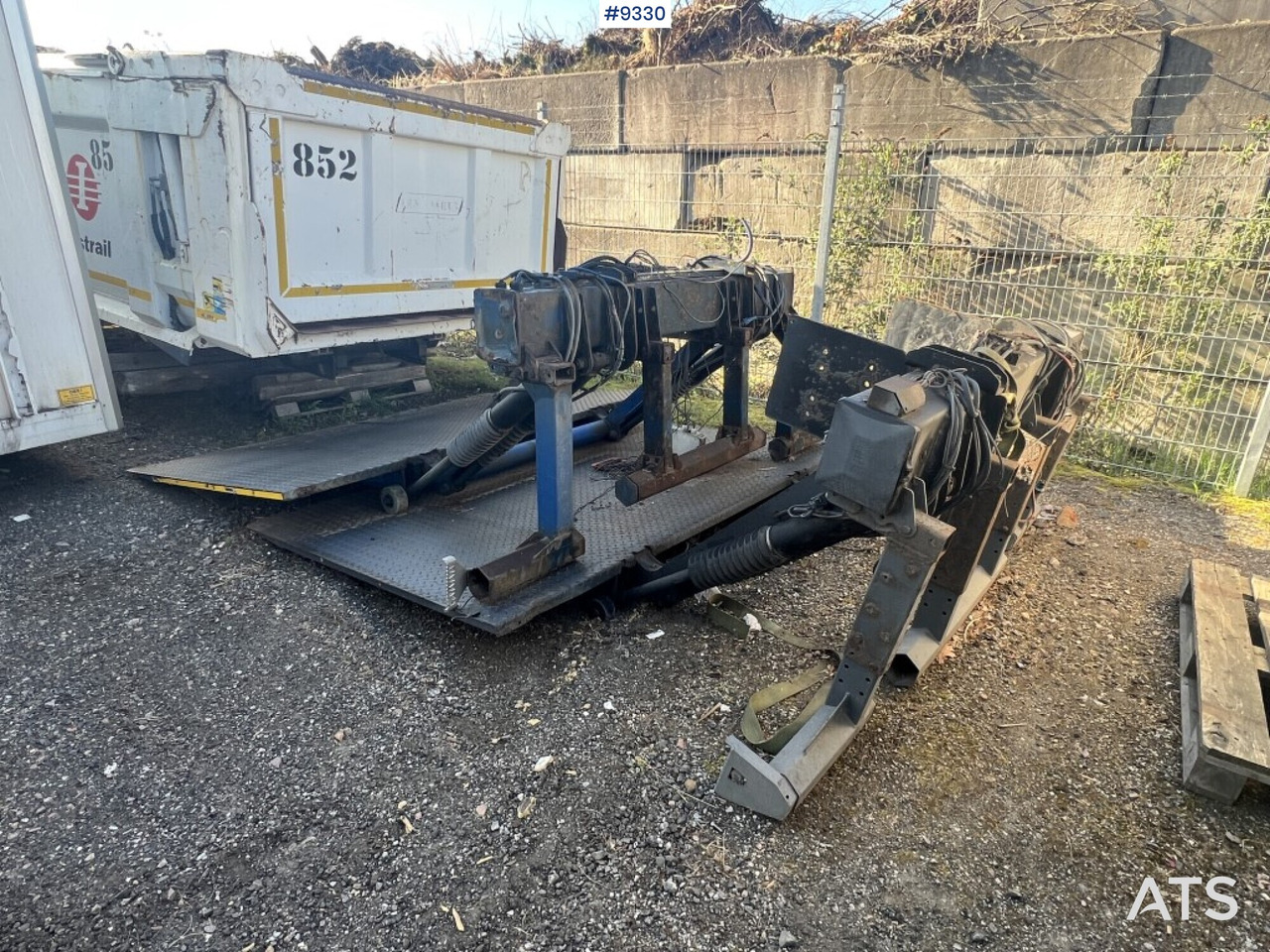 Tail lift Zepro Z2000-175MA - باب خلفي للشحن: صور 1 Tail lift Zepro Z2000-175MA - باب خلفي للشحن: صور 1