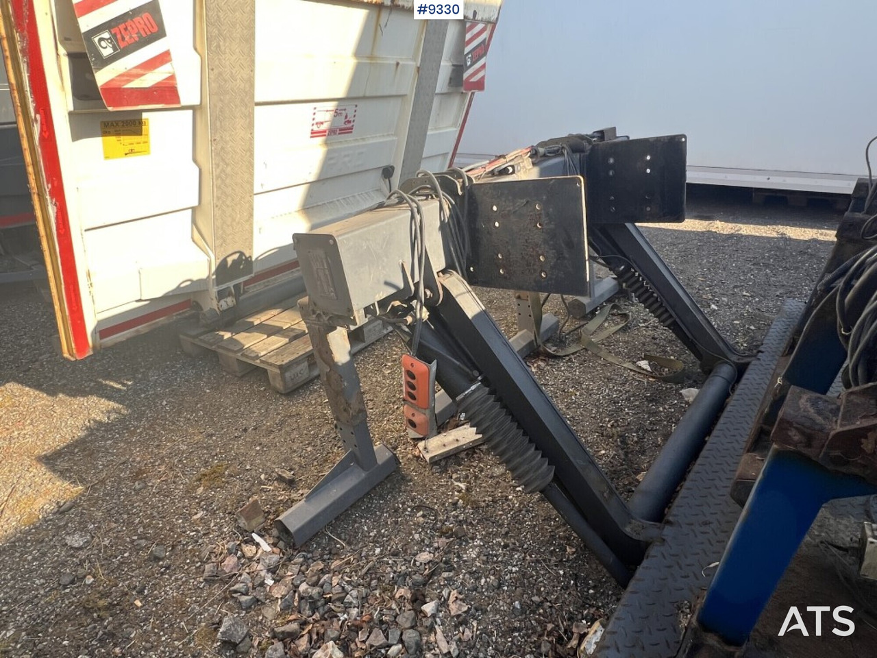 Tail lift Zepro Z2000-175MA - باب خلفي للشحن: صور 2 Tail lift Zepro Z2000-175MA - باب خلفي للشحن: صور 2