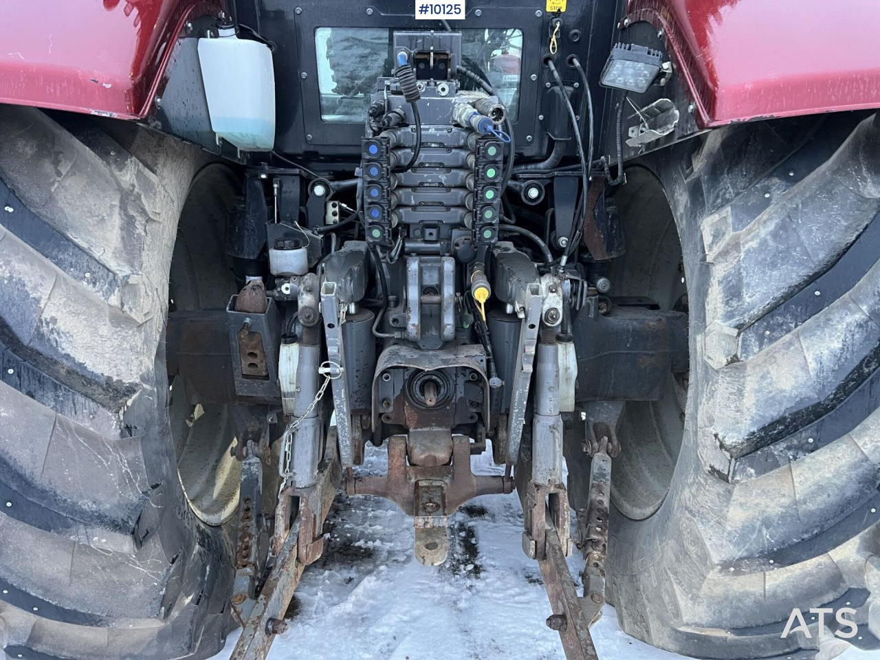 VALTRA T213 Tractor with plowing equipment - جرارات البلدية: صور 5 VALTRA T213 Tractor with plowing equipment - جرارات البلدية: صور 5
