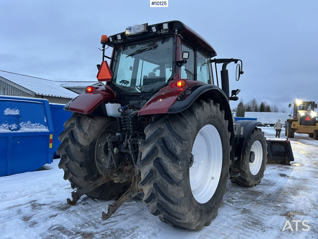 VALTRA T213 Tractor with plowing equipment - جرارات البلدية: صور 3 VALTRA T213 Tractor with plowing equipment - جرارات البلدية: صور 3