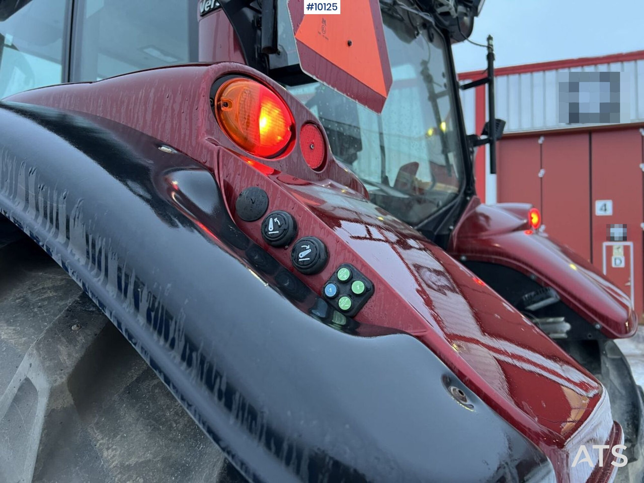 VALTRA T213 Tractor with plowing equipment - جرارات البلدية: صور 4 VALTRA T213 Tractor with plowing equipment - جرارات البلدية: صور 4