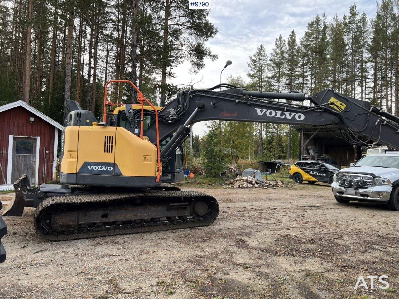 VOLVO ECR145 EL Excavator with attachments - حفارات زحافة: صور 4 VOLVO ECR145 EL Excavator with attachments - حفارات زحافة: صور 4