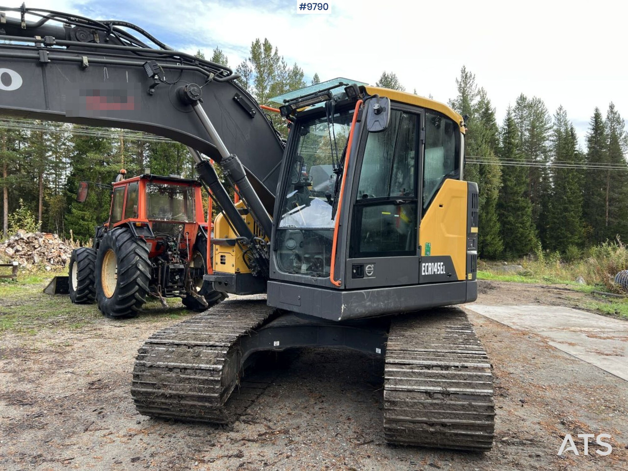 VOLVO ECR145 EL Excavator with attachments - حفارات زحافة: صور 2 VOLVO ECR145 EL Excavator with attachments - حفارات زحافة: صور 2