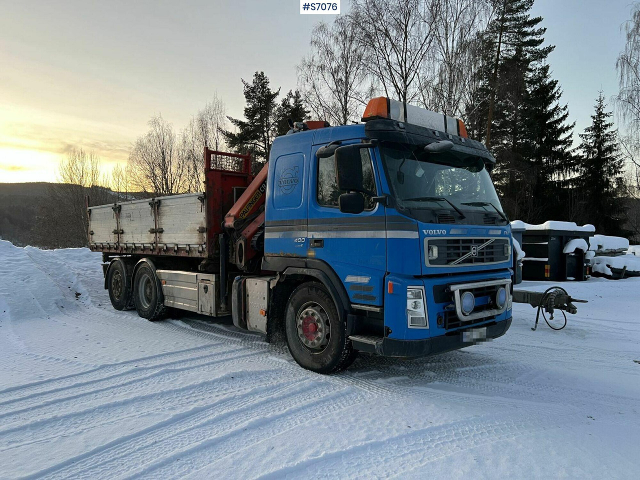 Volvo FM 400 6*2 Crane Truck with tiltable flatbed Palfinger PK16502 - شاحنة كرين: صور 3 Volvo FM 400 6*2 Crane Truck with tiltable flatbed Palfinger PK16502 - شاحنة كرين: صور 3