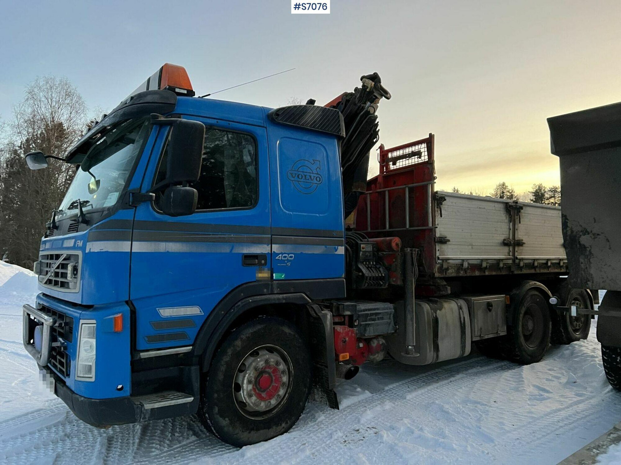 Volvo FM 400 6*2 Crane Truck with tiltable flatbed Palfinger PK16502 - شاحنة كرين: صور 1 Volvo FM 400 6*2 Crane Truck with tiltable flatbed Palfinger PK16502 - شاحنة كرين: صور 1