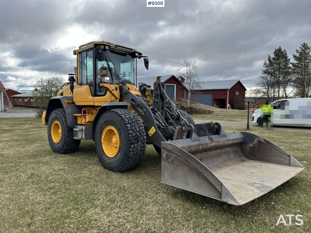 Volvo L60 H Wheel loader with grading bucket (VIDEO) - اللودر بعجل: صور 2 Volvo L60 H Wheel loader with grading bucket (VIDEO) - اللودر بعجل: صور 2
