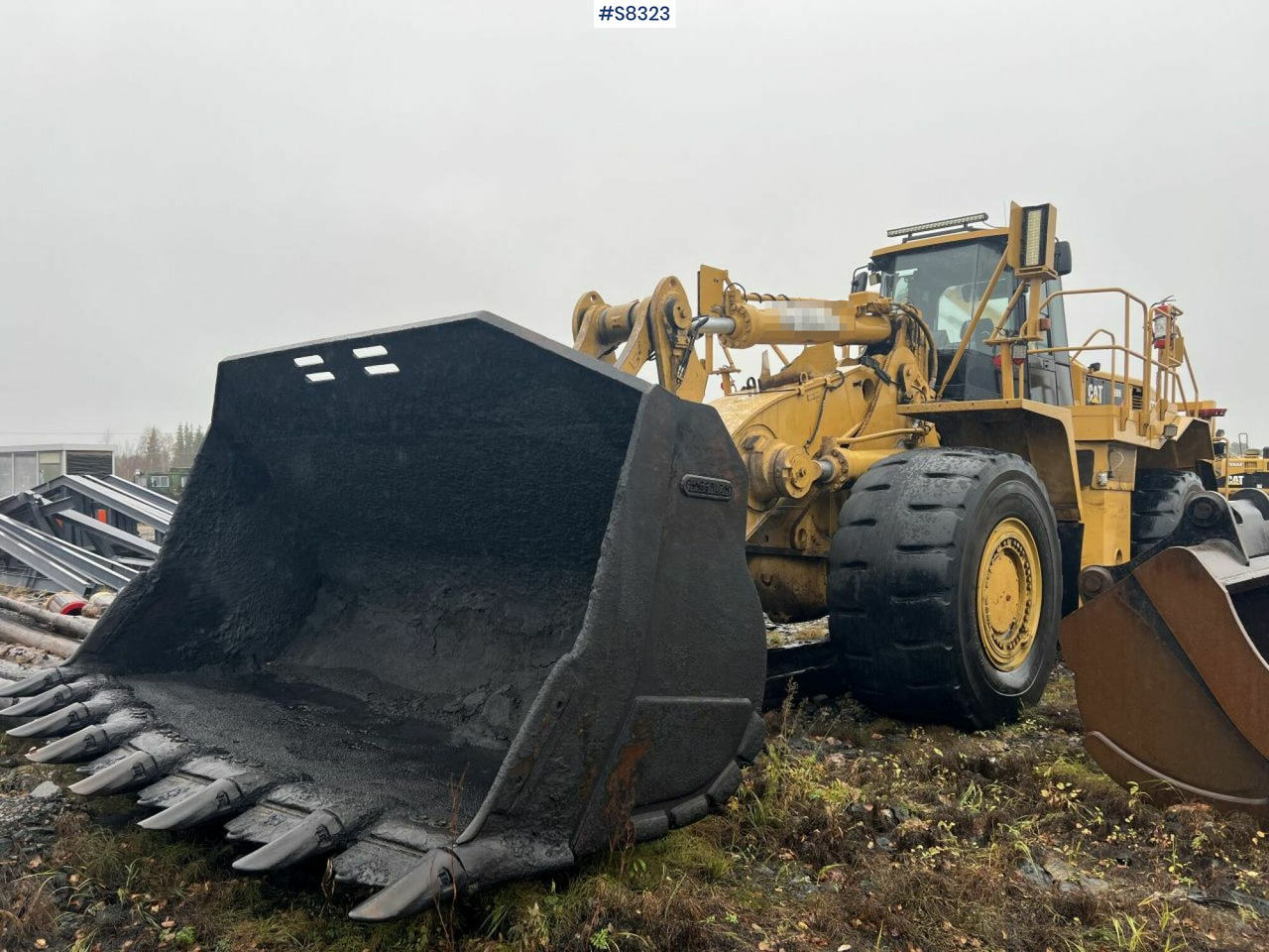 Wheel loader, CAT 988H with bucket - اللودر بعجل: صور 1 Wheel loader, CAT 988H with bucket - اللودر بعجل: صور 1