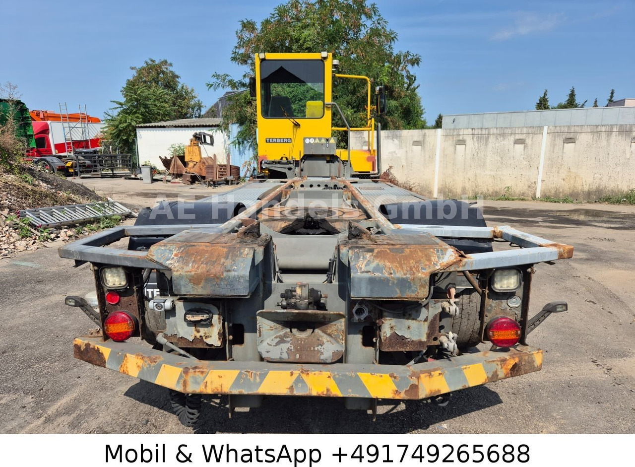 Terberg BC 182 4x2 Rangierfahrzeug *Klima - شاحنة: صور 4 Terberg BC 182 4x2 Rangierfahrzeug *Klima - شاحنة: صور 4